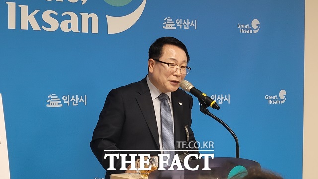 정헌율 익산시장이 7일 신년 기자회견을 열고 일자리 천국, 즐거움의 천국, 배움의 천국, 주거 천국 등 청년들의 천국을 만들게다고 밝혔다. /홍문수 기자