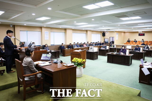 청양군의회가 10일 본회의장에서 제307회 임시회 제4차 본회의를 열고 있다. /청양군의회