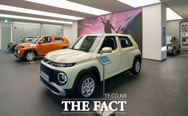 현대자동차는 10일 부산 수영구에 총 410㎥(약 124평) 규모의 오프라인 전시 공간인 캐스퍼 스튜디오 부산을 개관한다고 밝혔다. 캐스퍼 스튜디오 부산 내부. /현대자동차