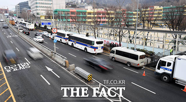 여당은 해당 특검안을 갖고 야당과의 협의에 나설 계획이다. 만약 민주당이 협상을 거부하고 자신들이 낸 법안을 강행 처리하면 즉시 최상목 대통령 권한대행 부총리 겸 기획재정부 장관에게 재의요구권 행사를 요구할 것이라고 했다./서예원 기자