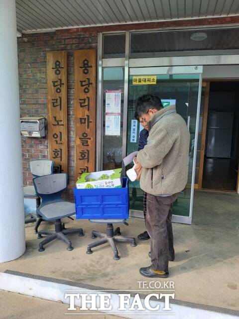 청양군이 2025년도 ‘경로당 공공급식 지원사업’을 위한 식자재 꾸러미 배송을 시작했다. /청양군