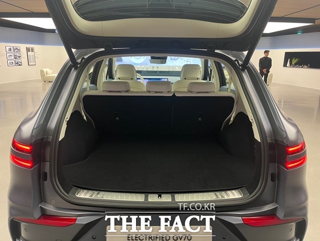 GV70 부분변경 모델 트렁크. /최의종 기자