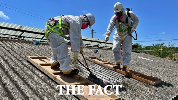 임실군이 15억여 원의 예산을 투입해 슬레이트 철거 및 지붕개량 사업을 추진한다. /임실군