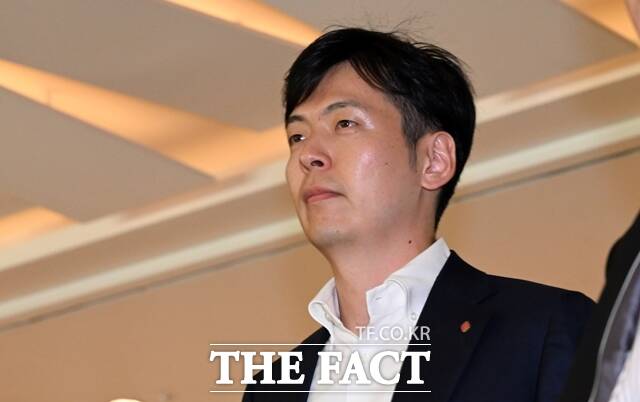 미국 출장 중인 신유열 부사장은 이날 추모 헌화식에 참석하지 못했다. /임영무 기자