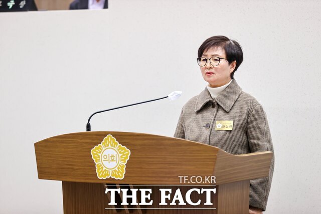 한상화 당진시의원은 17일 5분 자유발언을 통해 당진시 공설묘지의 명칭 변경과 편의시설 확충을 제안했다. /당진시의회