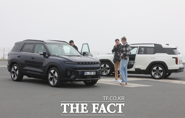 KG모빌리티(KGM)는 17일 튀르키예 현지에서 2024년 가장 빠르게 성장한 브랜도 선정됐다고 밝혔다. KGM은 신시장 개척 및 해외 시장 공략을 위해 지난해 3월 튀르키예에서 토레스 EVX 글로벌 론칭 행사를 갖고 본격적인 수출 확대에 나섰다. /KG모빌리티