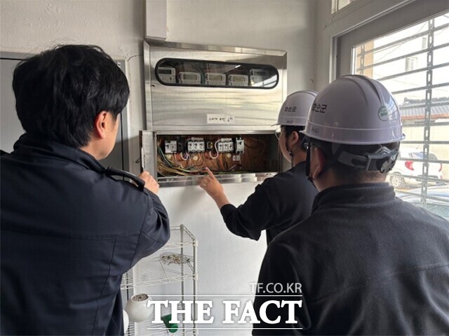 화순군이 설 명절을 맞아 교통안전 사전 점검을 실시했다./화순군