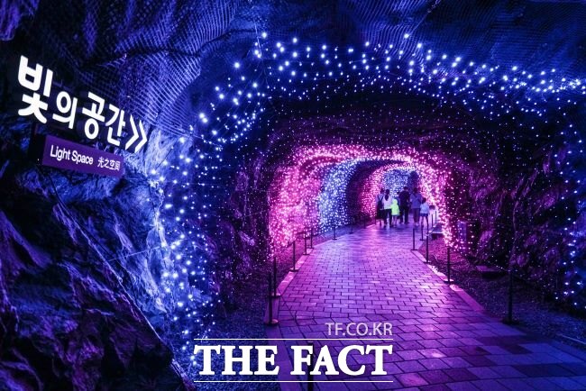 꼭 가봐야 할 ‘한국관광 100선’에 5회 연속 선정된 광명동굴 빛의 공간./광명시