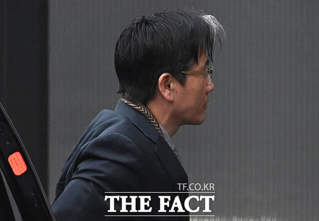 오동운 고위공직자범죄수사처장이 20일 오전 경기 과천시 공수처에 출근하고 있다. /과천=박헌우 기자