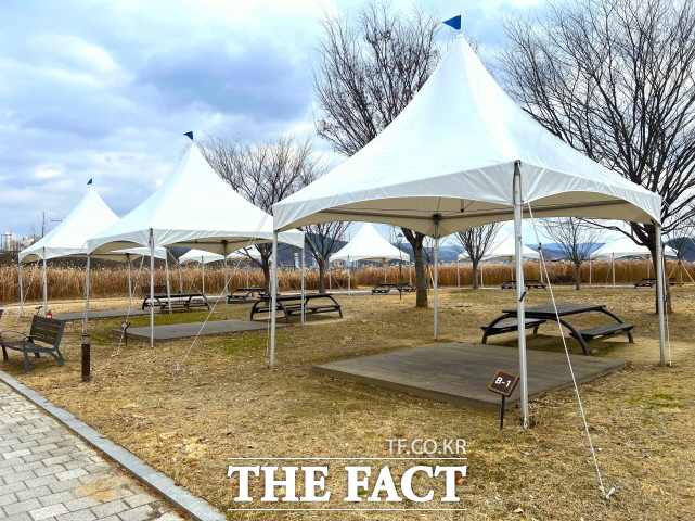 세종시 금강수변공원 내 바비큐장 /세종시
