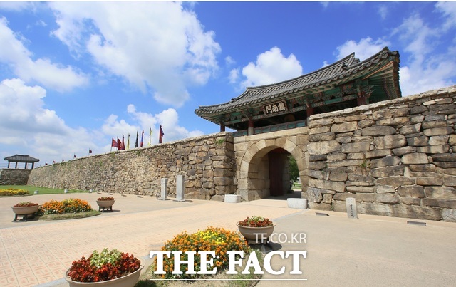 서산해미읍성 정문인 진남문 풍경 /서산시