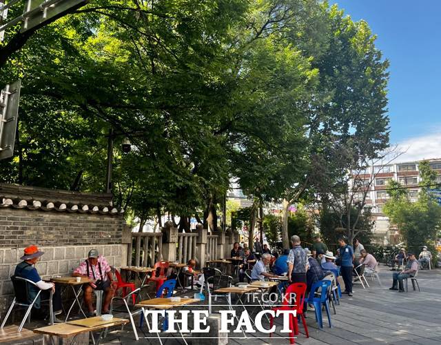 서울시에 따르면 올해 서울형 기초보장제도 생계급여는 1인 가구 기준 7.34%·4인 가구 기준 6.42% 인상됐다. /더팩트 DB