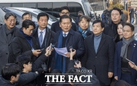  헌법재판소 들어서는 정청래 탄핵소추단장 [TF사진관]
