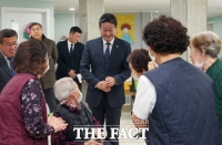  김진경 경기도의회 의장, 설 연휴 앞두고 시흥 엘림양로원 '위문'