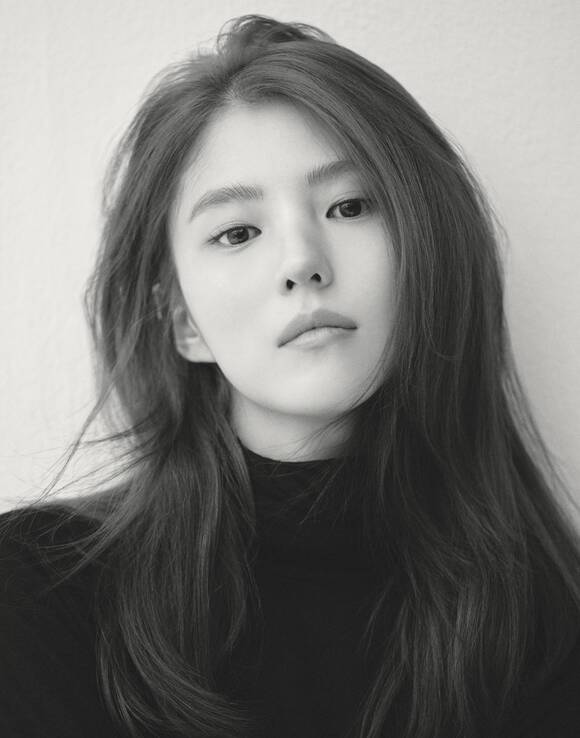 한소희가 오는 6월 아시아를 시작으로 유럽과 미주 지역에서 데뷔 후 첫 팬미팅을 개최한다. /9아토엔터