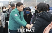  김관영 전북도지사, 격포항 수산시장 화재 피해 복구 지원 논의