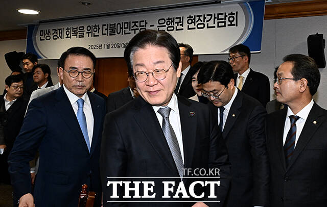 이 대표는 최근 하락하는 정당 지지율과 관련해선 겸허히 받아들이겠다고 밝혔다. /임영무 기자