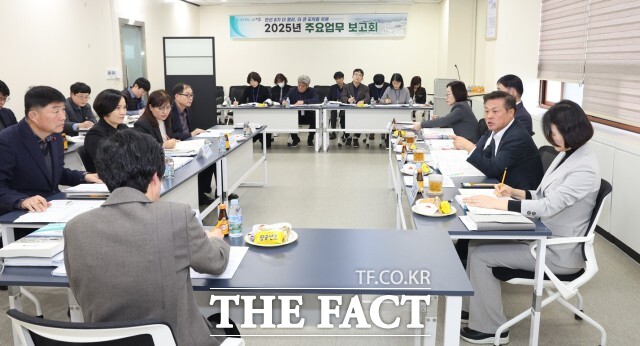 정읍시는 신속한 정책 방향 설정과 속도감 있는 시정 운영을 위해 지난 14일부터 21일까지 이학수 시장 주재로 주요업무 계획 보고회를 개최했다. / 정읍시