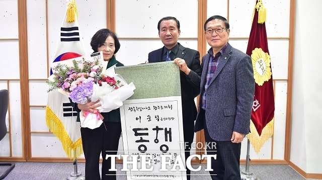 23일 이순덕 완주군의회 운영위원장이 한국주민자치중앙회로부터 표창을 수상했다. /완주군의회