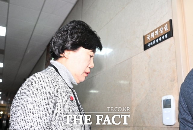 조배숙 국민의힘 의원이 23일 문형배 헌법재판소(헌재) 소장 권한대행과 이재명 더불어민주당 대표와의 친분 의혹을 명확히 소명해야 한다고 밝혔다. 사진은 조배숙 국민의힘 의원이 우원식 국회의장을 항의 방문하고 있는 모습. /박헌우 기자