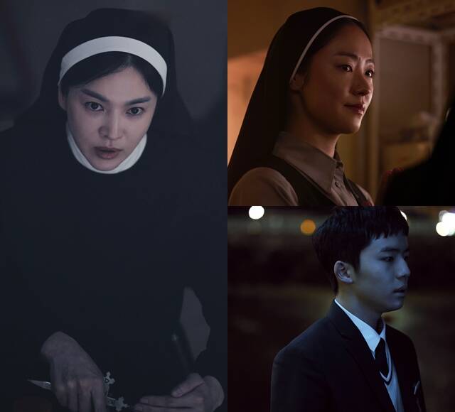 송혜교(왼쪽)는 소년을 구하기 위해 수단과 방법을 가리지 않고 의식을 준비하는 유니아 수녀 역을 맡아 극을 이끈다. /NEW