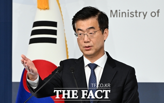 이재웅 외교부 대변인은 23일 도널드 트럼프 미국 2기 행정부 출범 이후 첫 쿼드 공동성명에 한반도 비핵화 표현이 빠진 데 대해 북한뿐만 아니라 그 어떤 나라 관련 이슈도 언급되지 않았다고 밝혔다. /임영무 기자