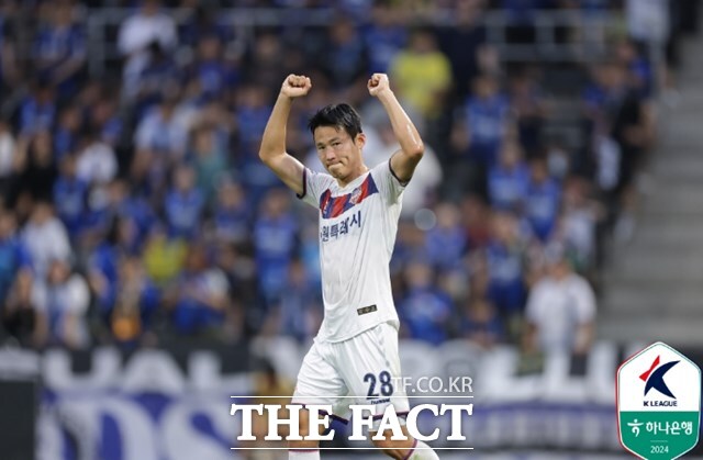 중국축구협회로부터 승부조작 혐의로 영구 제명 징계를 받은 손준호는 24일 FIFA가 중국축구협회의 징계 글로벌 확산 요청을 기각함에 따라 K리그 선수 등록을 할 수 있게 됐다./K리그