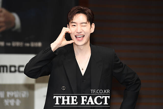 배우 이제훈이 서울아산병원 어린이병원 발전을 위해 1억 원의 기부금을 전달했다. /장윤석 기자