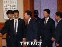  '내란 혐의' 윤 대통령 이제 법정으로…치열한 공방 예상