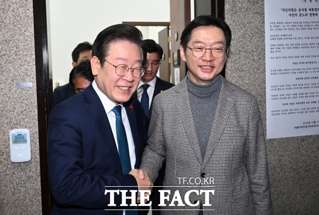 김경수 전 경남지사는 29일 이재명 더불어민주당 대표를 향해 통합과 포용 원칙이 당 안에서 먼저 구현되면 그것이 크게 하나 돼 이기는 길의 첫걸음이라고 말했다. /박헌우 기자