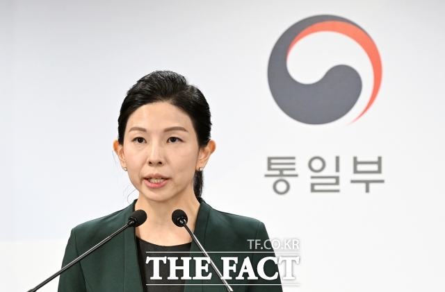 김인애 통일부 부대변인은 31일 북한이 우라늄 농축시설을 재차 공개하며 핵 개발 강화 태세를 과시한 데 대해 강력히 규탄한다고 밝혔다. /임영무 기자