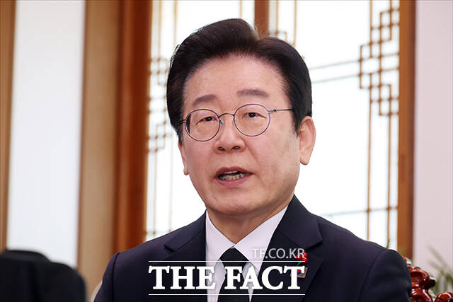 이재명 더불어민주당 대표가 SNS를 통해 인공지능(AI) 개발 지원 예산 등이 담긴 추경 편성을 촉구했다. /배정한 기자