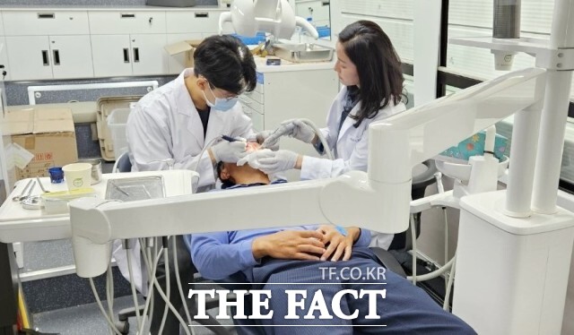 정읍시 보건소가 치과 의료기관 접근성이 낮은 지역 주민들을 대상으로 찾아가는 치과 무의면 구강이동교실을 운영한다. / 정읍시
