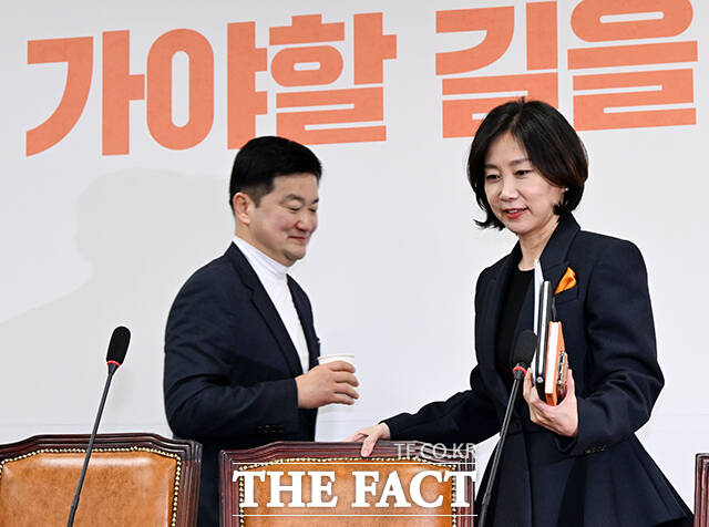 개혁신당 최고위원회의 참석하는 허은아 대표와 조대원 최고위원(왼쪽).