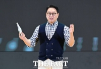  최태원 SK 회장, '오픈AI' 샘 올트먼 만나 AI 협력 방안 논의한다