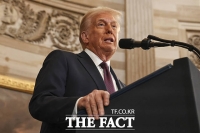  '역사상 가장 어리석은 무역전쟁'…WSJ, 트럼프 관세 정책 비판