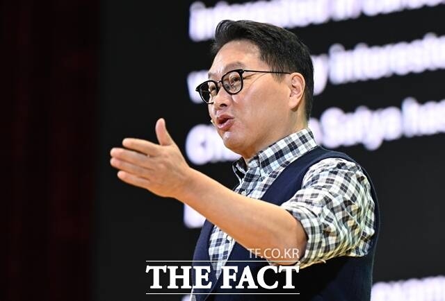 최태원 회장이 이끄는 대한상의와 20대 그룹 CEO들이 대미 통상 아웃리치 사절단으로 오는 19~20일 미국 워싱턴 DC를 공식 방문한다. /이새롬 기자