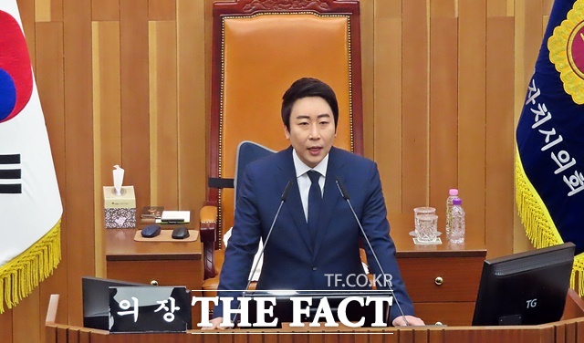 임채성 세종시의장이 세종시의회 제96회 임시회에서 개회사를 하고 있다. /김형중 기자