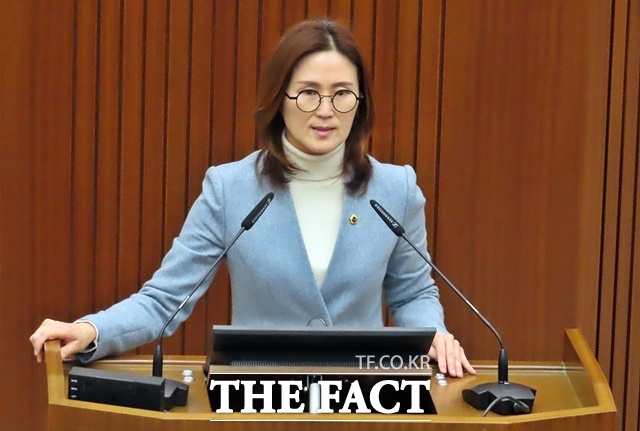 김현미 의원이 4일 세종시의회 제96회 임시회 1차 본회의에서 5분 자유발언을 하고 있다. /김형중 기자