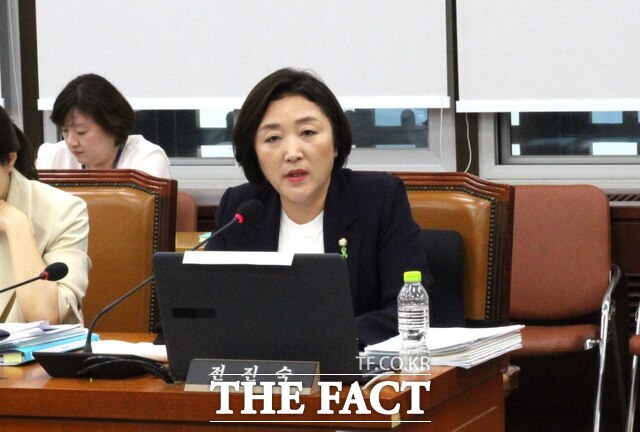 전진숙 더불이민주당 의원이 2024년 국정감사 국리민복상을 수상했다. /더팩트 DB