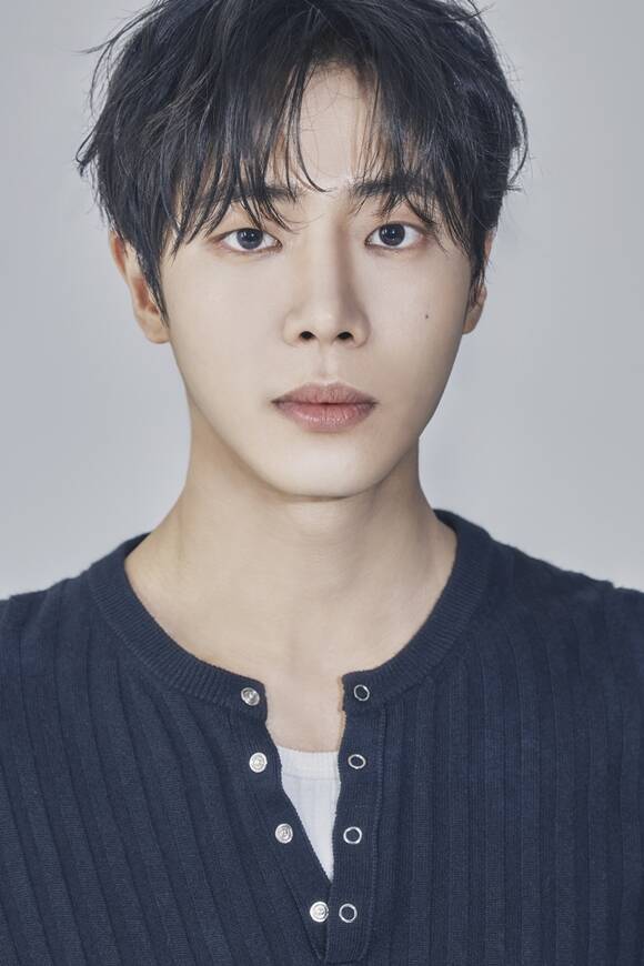 배우 추영우가 성희롱 의혹이 제기됐던 스트리머를 팔로우해 논란이 불거진 가운데 입장을 밝혔다. /제이와이드컴퍼니