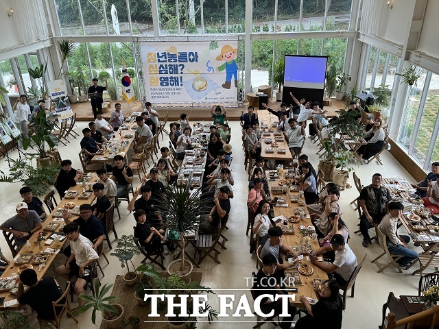 익산시는 청년농업인의 꿈과 도전을 지지하기 위해 올해 17개 사업에 44억 원을 들여 영농 창업, 생활안정, 역량 강화, 상생 협력 등 분야별 체계적인 지원을 제공한다. /익산시