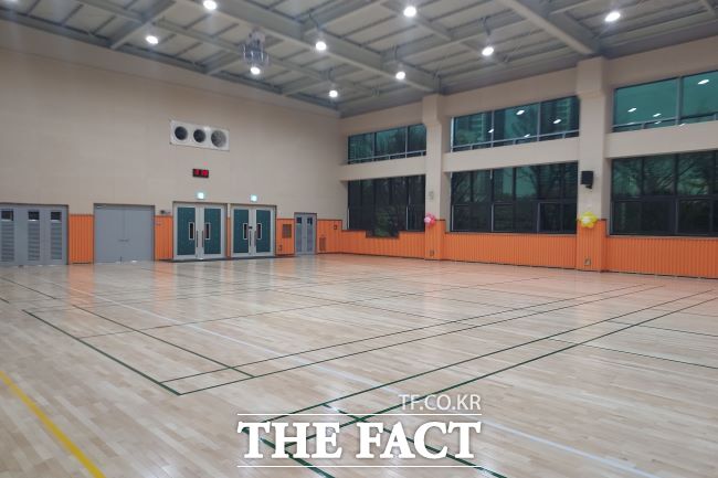 부천부곡초 학교체육관 내부 모습 /부천시