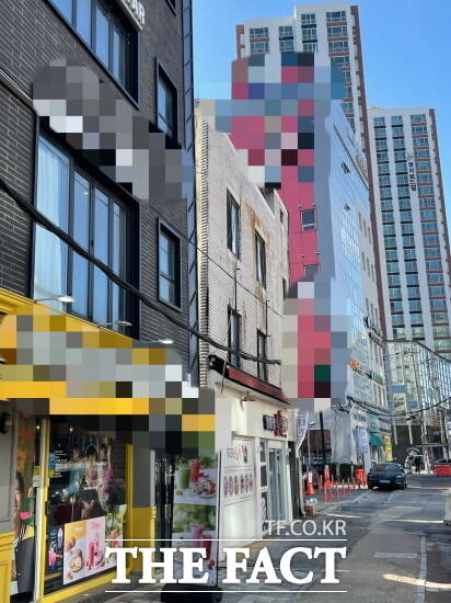 지난해 12월 기울어짐 신고가 접수된 광주 남구 방림동 3층 상가 건물의 모습./광주 남구