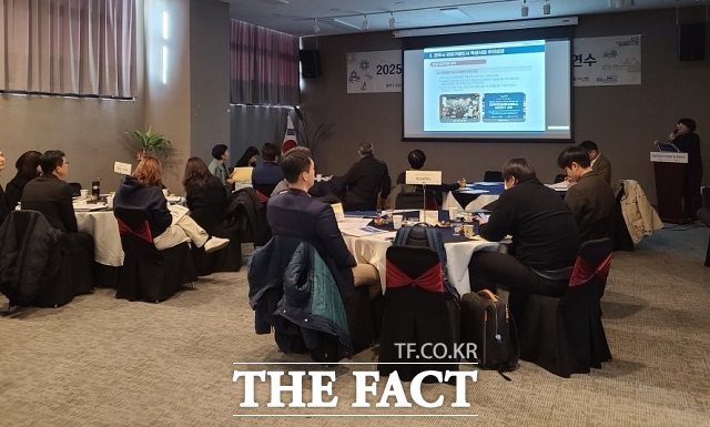 6일 문화체육관광부와 관광거점도시위원회, 대한민국 5개 관광거점도시 관계자들이 전주시를 방문해 관광거점도시 육성사업 성과 및 추진현황을 공유하고 컨설팅 방향과 상호협력 방안을 논의하고 있다. /전주시