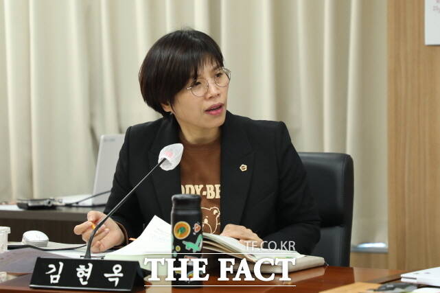 김현옥 의원이 6일 세종시의회 제96회 임시회 2025년 주요 업무 계획 환경녹지국 보고에서 도립 고복저수지 명칭에 대해 지적하고 있다. /세종시의회