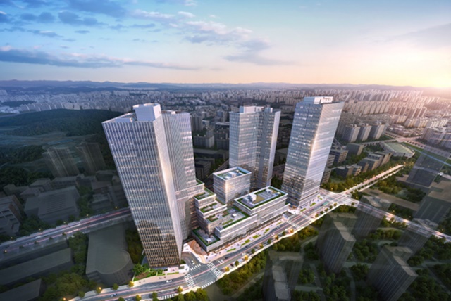 용인 반도체 메가 클러스터에 내달 첫 생산시설 공사가 시작되며 이 지역 오피스 시장수요가 늘어날 것으로 예상된다. 사진은 용인 반도체 메가 클러스터 인근에 위치한 지식산업센터 신광교 클라우드 시티다. /현대엔지니어링