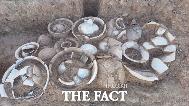 함안 말이산고분군 진입로 개선공사 부지 내 발굴 조사에서 출토된 4세기 말~5세기 초 아라가야 토기. /함안군