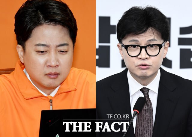 이준석 개혁신당 의원(왼쪽)이 지난 6일 KBS 라디오에 출연해 한동훈 전 국민의힘 대표를 겨냥해 53살이면 예전 같으면 손자 볼 나이라고 말했다. 여권 잠룡으로 거론되는 한 전 대표가 세대교체론을 선도할 나이가 아니라는 주장이다. /배정한·박헌우 기자