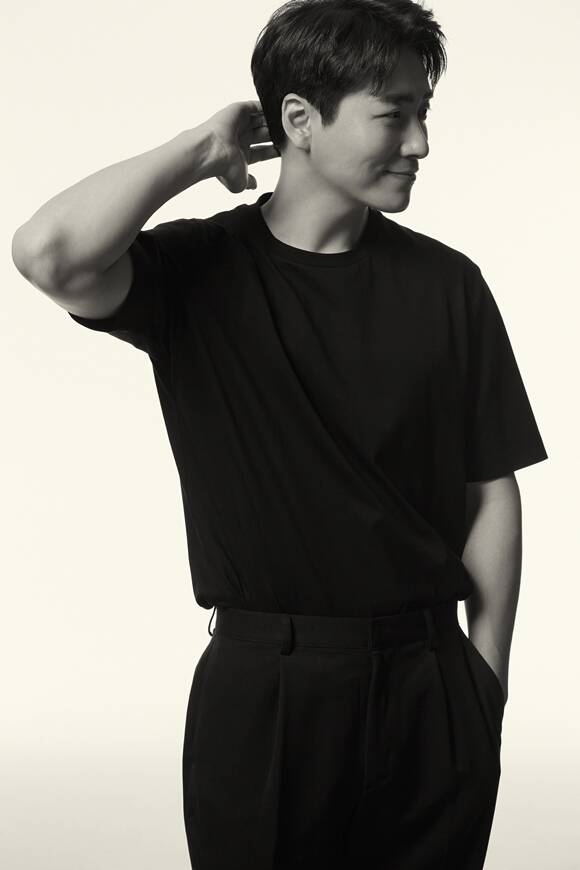 배우 이준혁이 최근 서울 종로구 한 카페에서 <더팩트>와 만나 SBS 금토드라마 나의 완벽한 비서와 관련된 이야기를 나눴다. /에이스팩토리